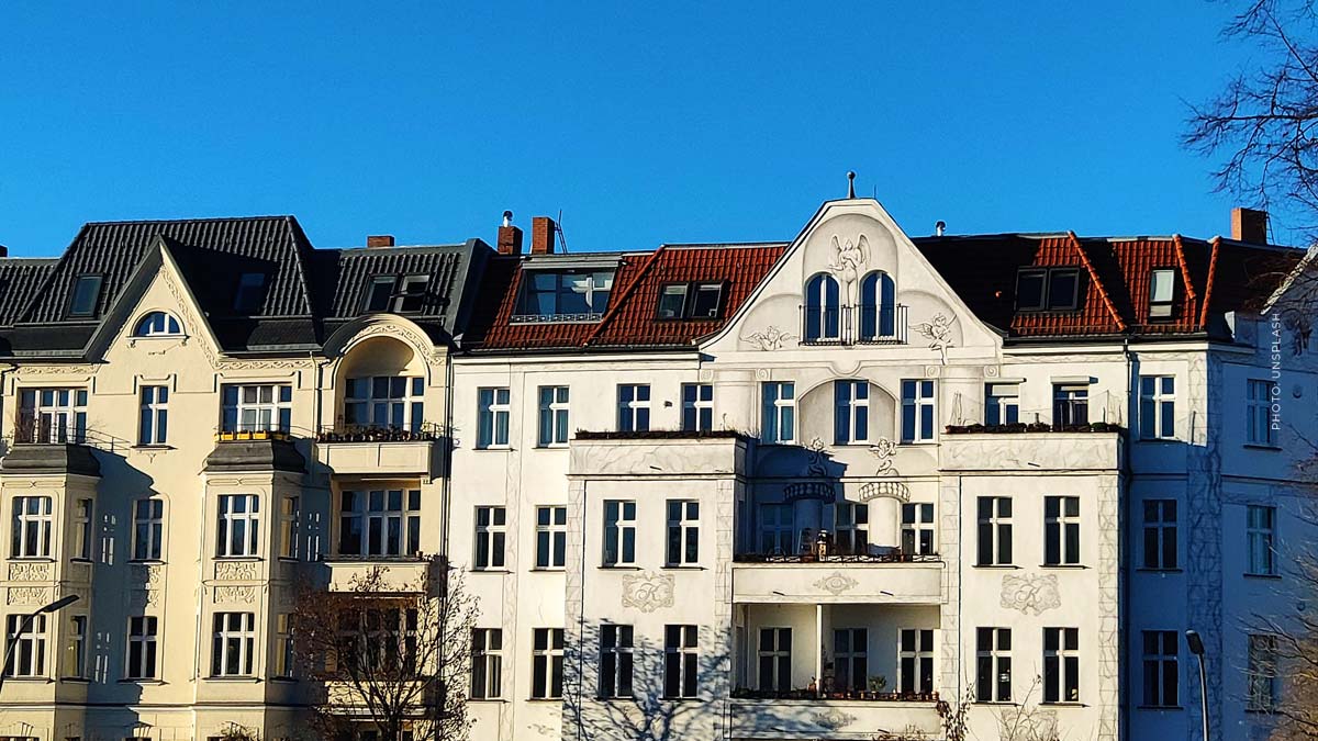 berlin-immobilie-real-estate-mehrfamilienhaus-mietshaus-mitte-kaufen-vermieten-2400-m2